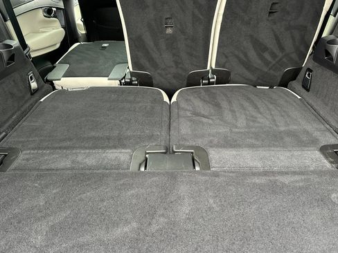 Certified 2022 Volvo XC90 T8 R-Design w/ Advanced Package image 19