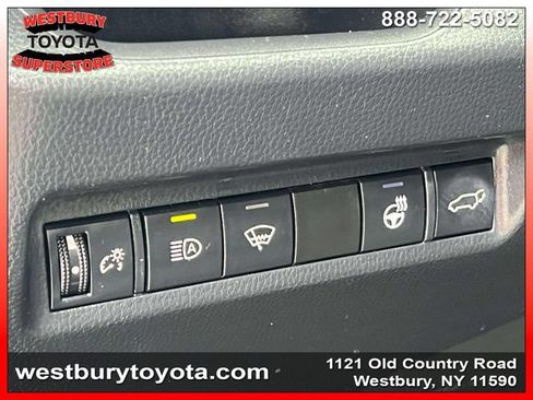 Used 2022 Toyota RAV4 XLE Premium AWD/4WD image 24