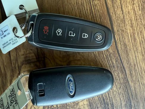 Used 2016 Ford Taurus SEL w/ Equipment Group 201A image 37