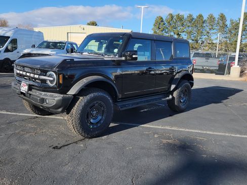 New 2025 Ford Bronco Outer Banks w/ Sasquatch Package image 3