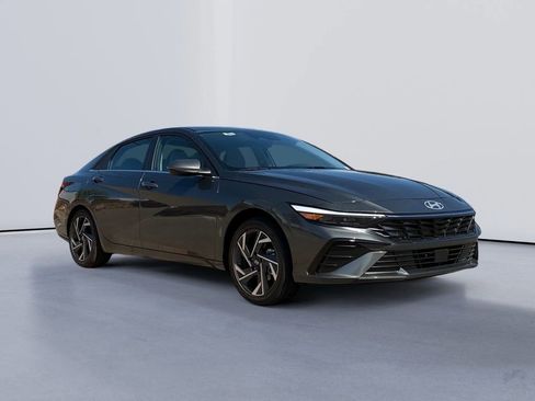 New 2025 Hyundai Elantra Limited FWD image 1