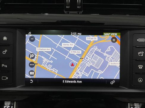 Used 2018 Jaguar F-PACE Premium image 10