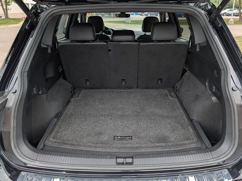 Used 2022 Volkswagen Tiguan SE R-Line AWD/4WD image 18