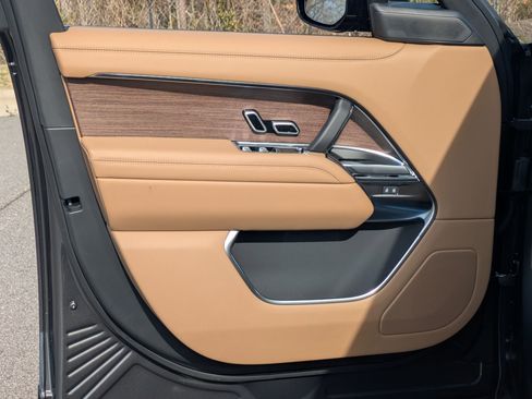 New 2026 Land Rover Range Rover SE image 20