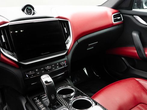 Used 2022 Maserati Ghibli Modena Q4 image 38