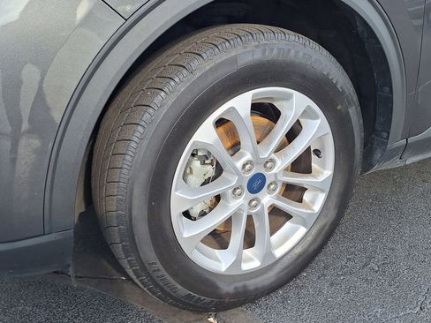 Used 2020 Ford Escape SE image 29