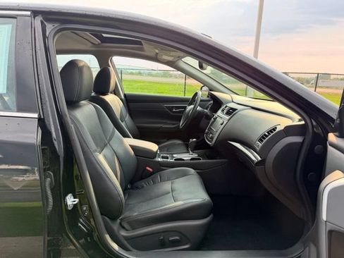 Used 2017 Nissan Altima 2.5 SL w/ 2.5 Technology Package FWD image 10