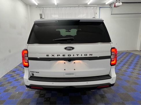 Used 2022 Ford Expedition Limited image 10