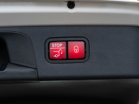 Used 2018 Mercedes-Benz GLC 300 GLC 300 image 34