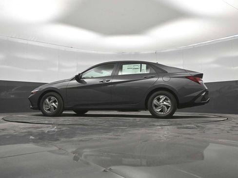 New 2026 Hyundai Elantra SE FWD image 35