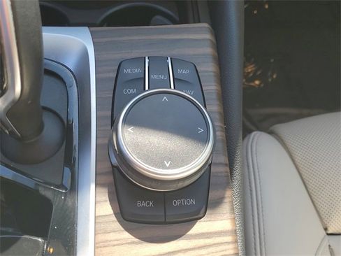 Used 2023 BMW 530i w/ Premium Package image 31