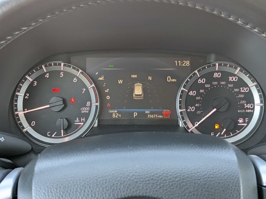 Used 2025 Toyota Highlander LE FWD image 40