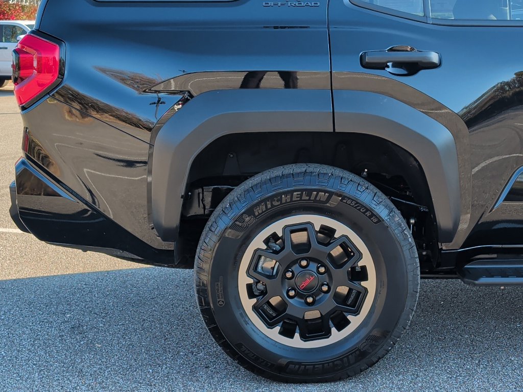 Certified 2025 Toyota 4Runner TRD Off-Road AWD/4WD image 9