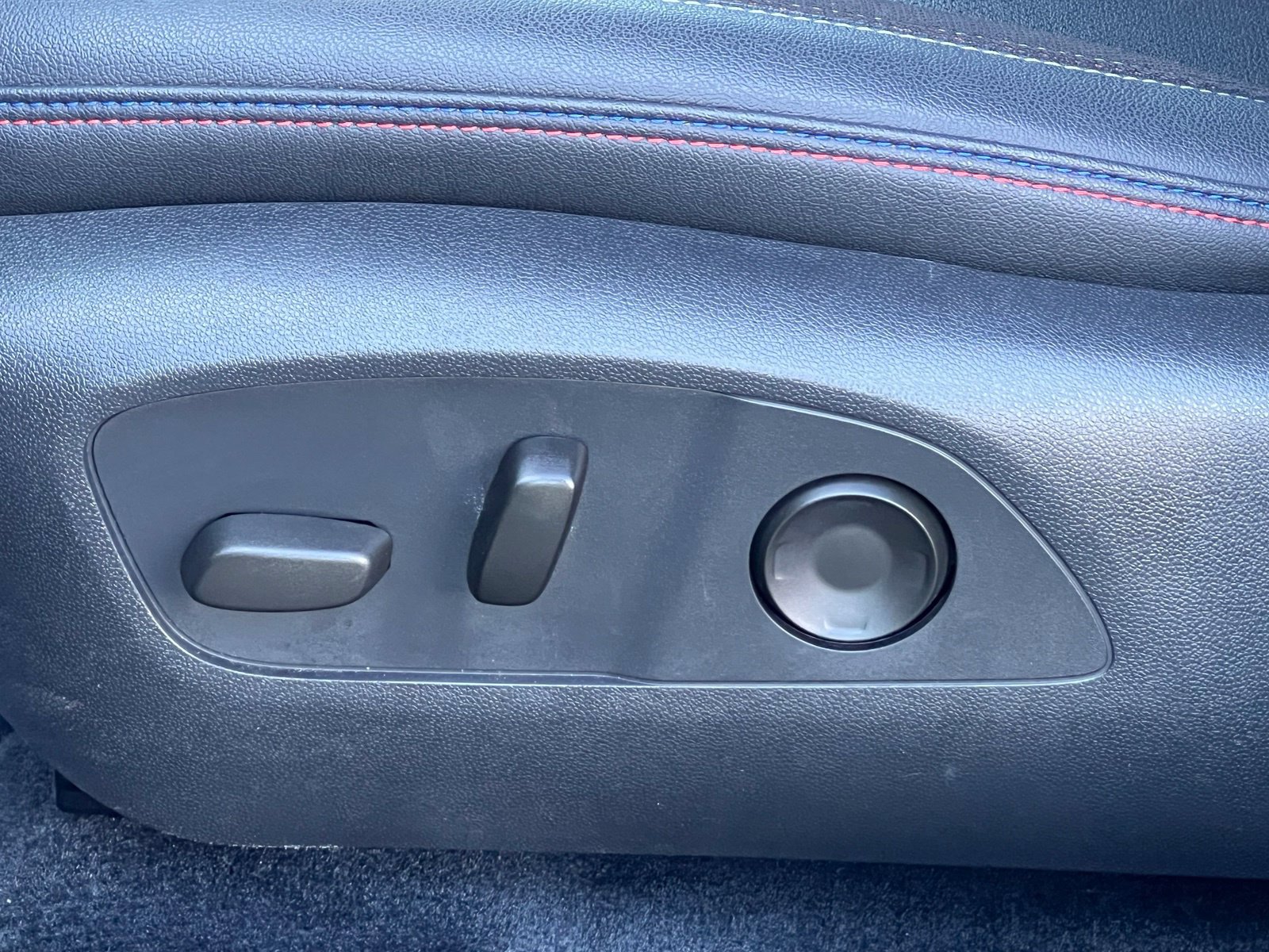 Used 2024 Chevrolet Equinox EV RS FWD image 27