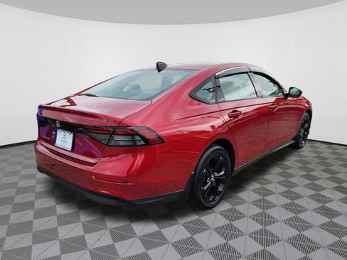 Certified 2025 Honda Accord SE image 4