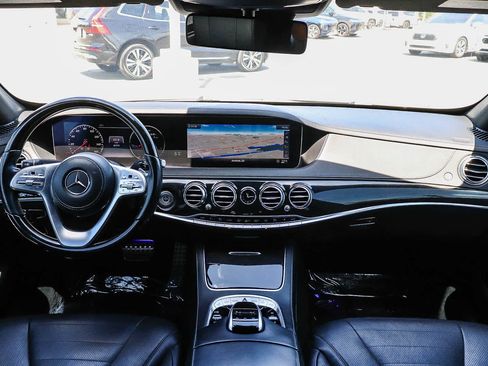Used 2019 Mercedes-Benz S 560 Sedan image 17
