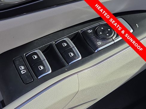 Used 2021 Kia Sorento S w/ Panoramic Sunroof Package image 14