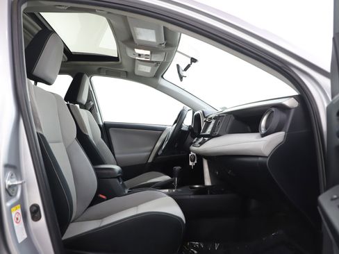Used 2016 Toyota RAV4 XLE image 11