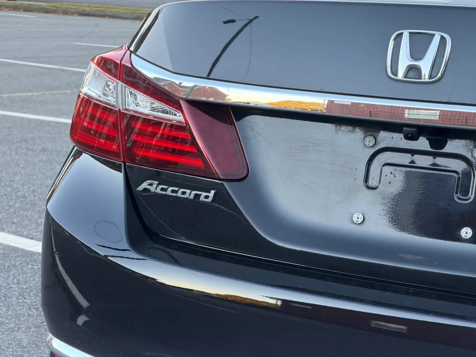 Used 2017 Honda Accord LX image 8