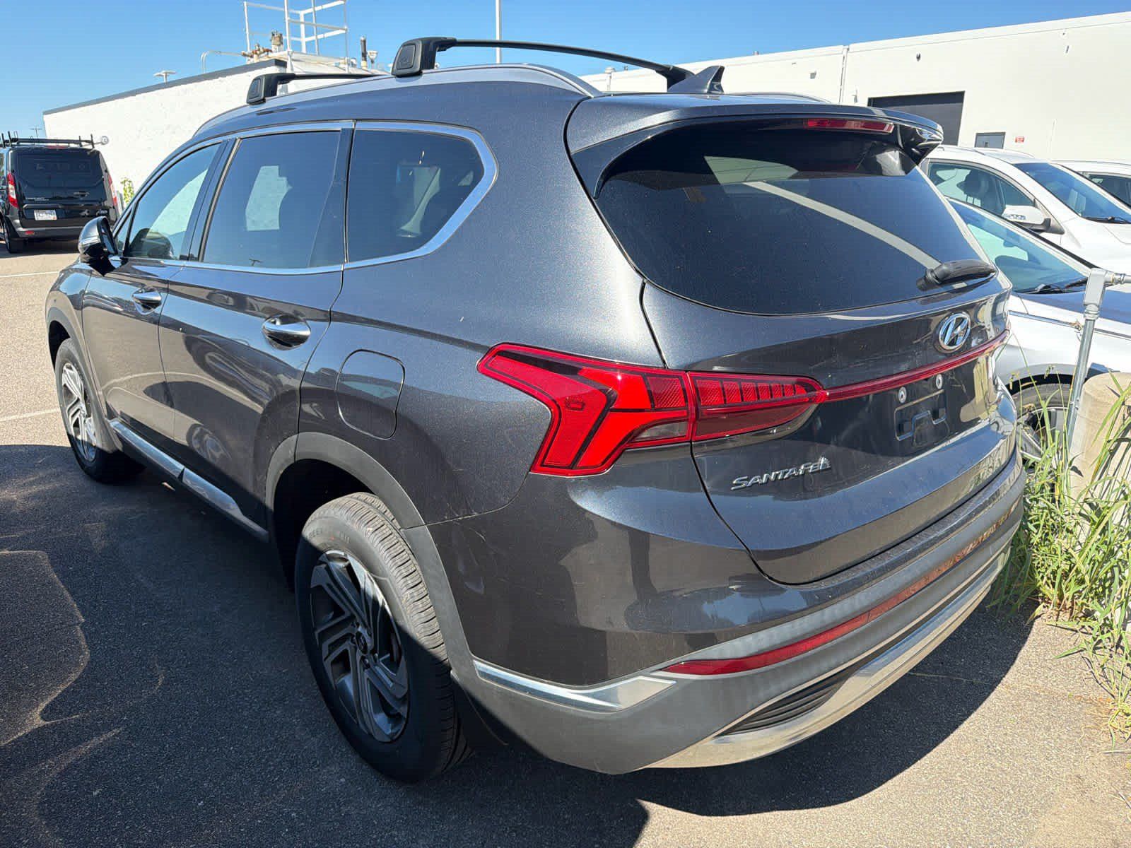 Used 2023 Hyundai Santa Fe SEL w/ Premium Package AWD/4WD image 2