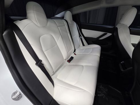 Used 2021 Tesla Model 3 Standard Range Plus image 37