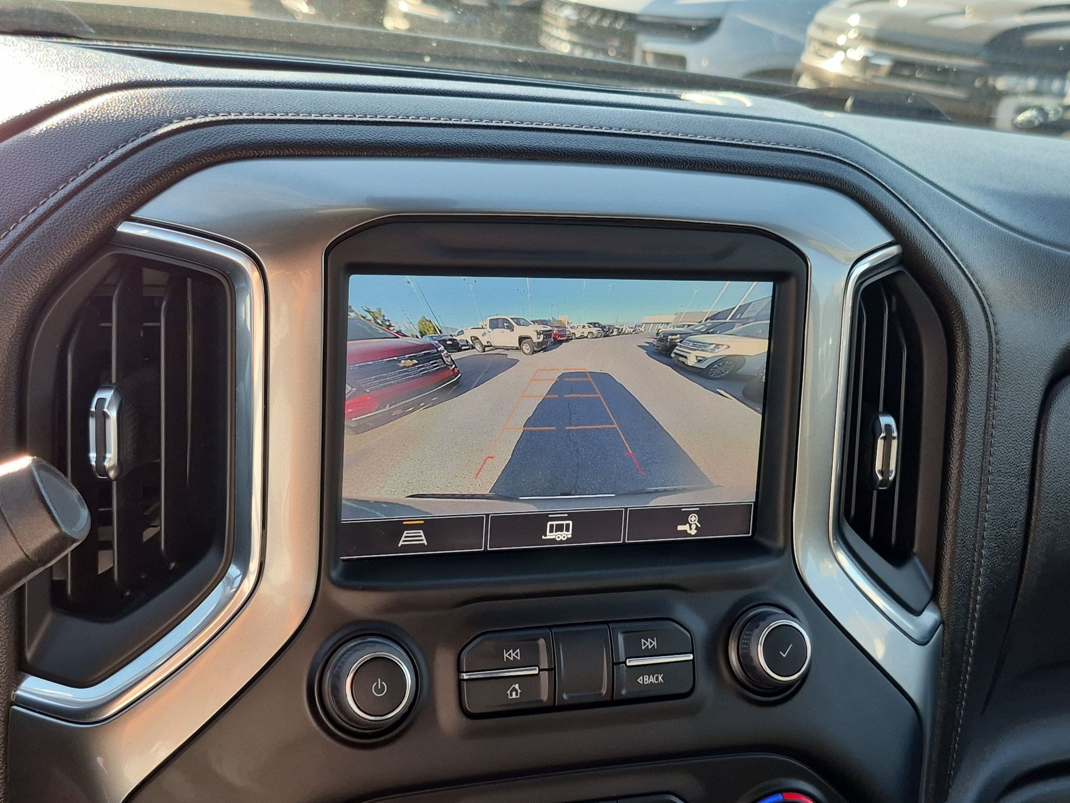 Used 2022 Chevrolet Silverado 1500 LT AWD/4WD image 23