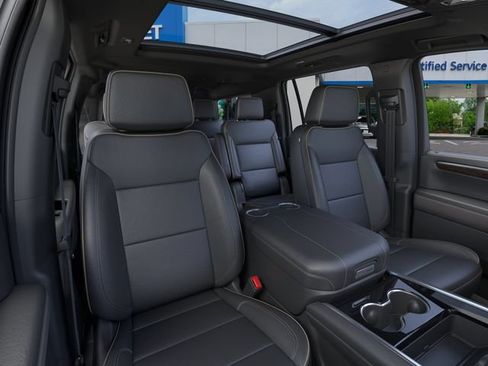 New 2026 Chevrolet Suburban Premier w/ Sun And Tow Package AWD/4WD image 16