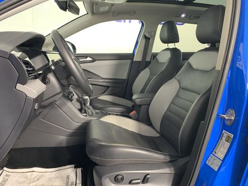 Used 2022 Volkswagen Taos SEL w/ Panoramic Sunroof Package FWD image 15