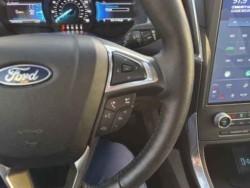 Used 2021 Ford Edge Titanium image 20