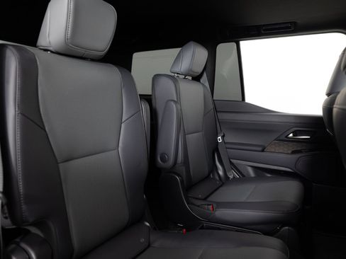 Used 2025 Lexus GX 550 w/ Accessory Package (2T) AWD/4WD image 28