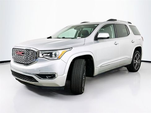 Used 2018 GMC Acadia Denali image 2