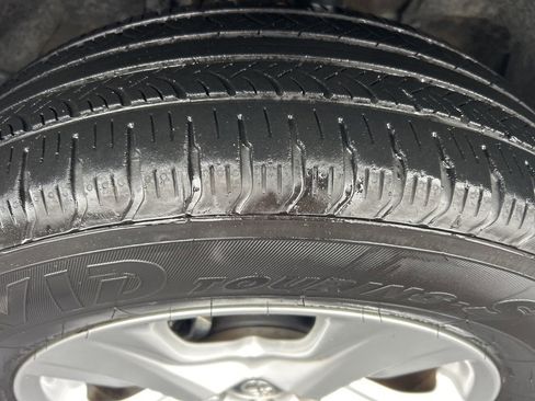 Used 2020 Toyota RAV4 XLE image 25