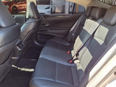 Used 2020 Lexus ES 350 w/ Premium Package FWD image 18