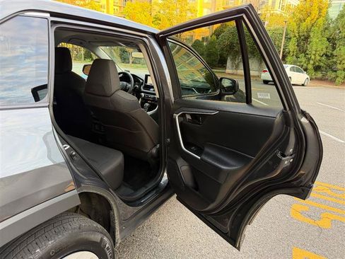 Used 2025 Toyota RAV4 LE FWD image 21