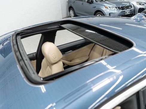 Used 2023 BMW 530e xDrive w/ Premium Package image 46