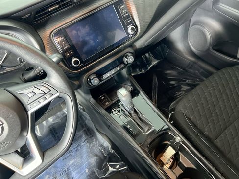 Used 2022 Nissan Kicks SV image 23
