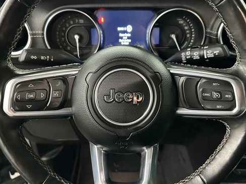 Used 2022 Jeep Wrangler Unlimited Sahara w/ Cold Weather Group AWD/4WD image 15