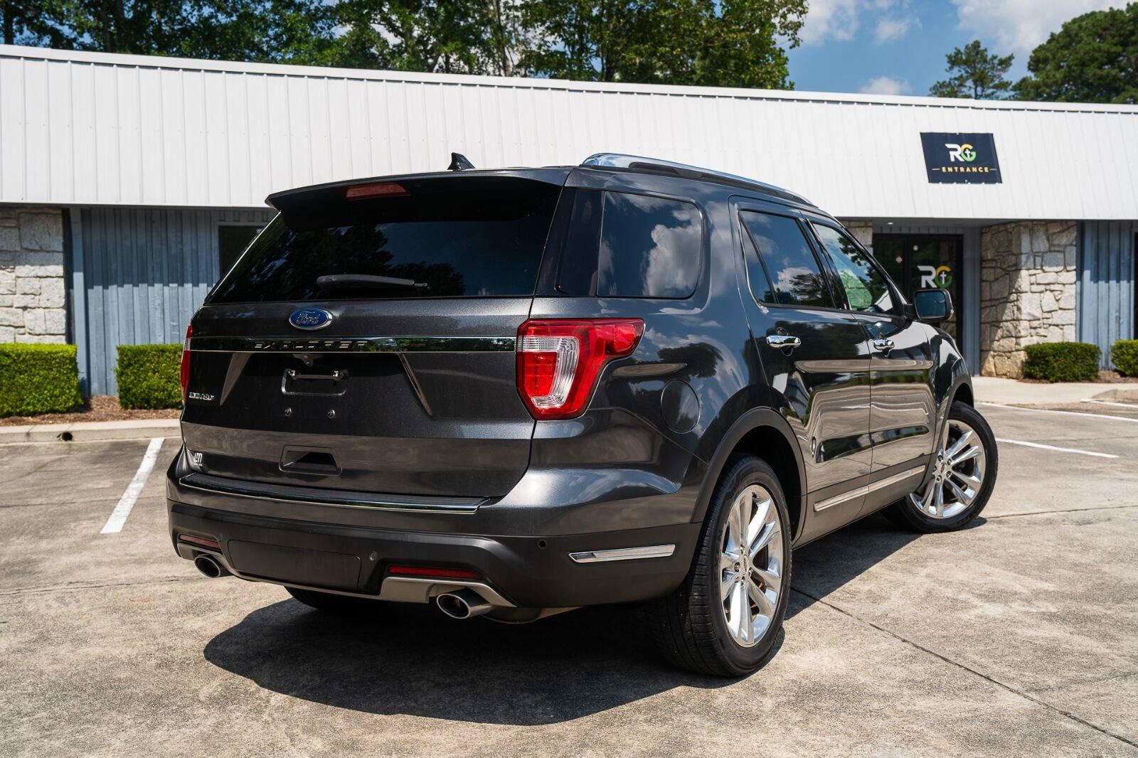 Used 2018 Ford Explorer Limited FWD image 2