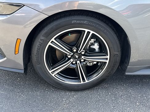 Used 2025 Ford Mustang Premium RWD image 9