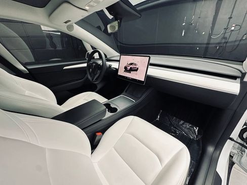 Used 2023 Tesla Model Y Long Range AWD/4WD image 20