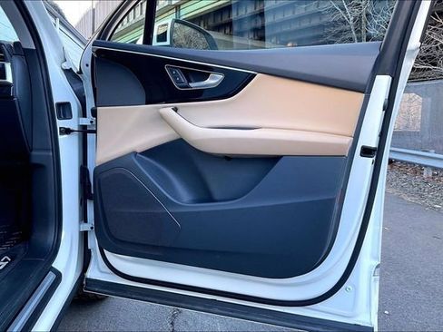 Certified 2023 Audi Q7 2.0T Premium w/ Convenience Package image 24