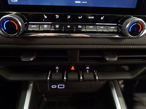 Certified 2025 Chevrolet Colorado LT w/ LT Convenience Package image 14