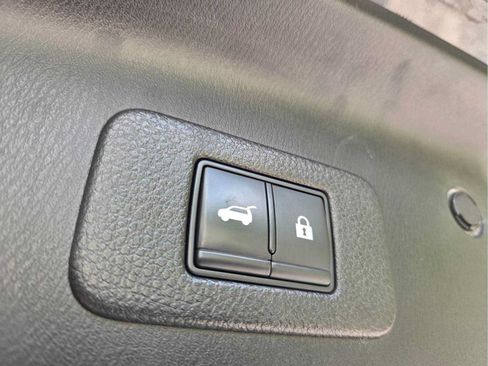 Used 2021 Nissan Armada SL w/ Captain's Chairs Package AWD/4WD image 19