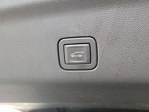 Used 2024 Chevrolet Suburban LT AWD/4WD image 32
