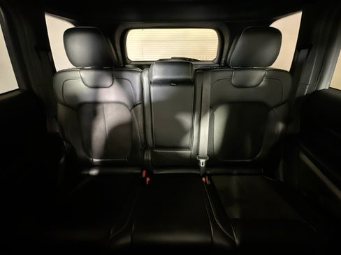Used 2023 Jeep Grand Cherokee Altitude RWD image 30
