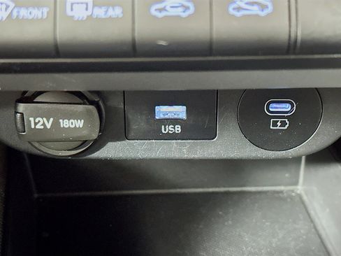 Used 2024 Hyundai Elantra SEL FWD image 26