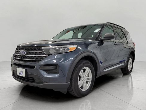 Used 2024 Ford Explorer XLT w/ Class IV Trailer Tow Package AWD/4WD image 41