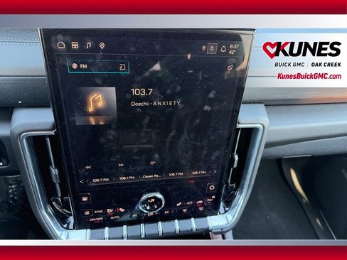 Used 2025 GMC Yukon Denali AWD/4WD image 18