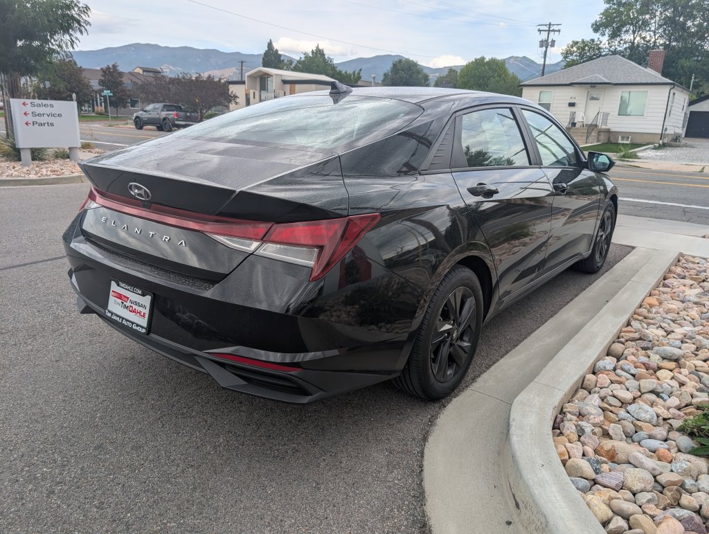Used 2023 Hyundai Elantra SEL FWD image 5