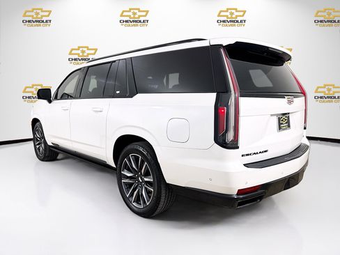 Used 2023 Cadillac Escalade ESV Sport Platinum w/ Heavy-Duty Trailer Package AWD/4WD image 5